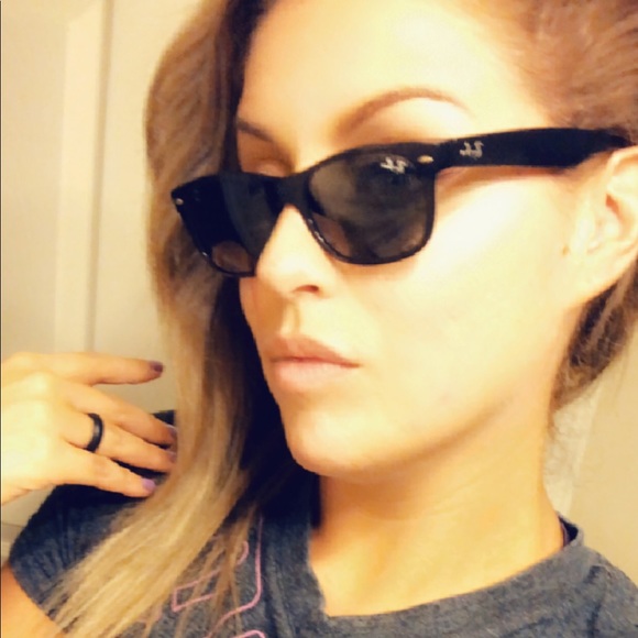 SOLD ♍️ercari Ray Ban New Wayfarer Sunglasses - Picture 4 of 5